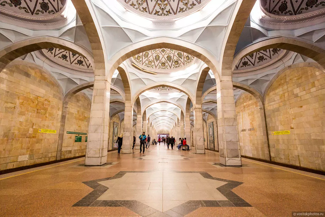 - Ташкентское метро станция Алишер Навои